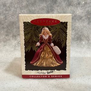 Barbie Holiday Barbie 1996 B1